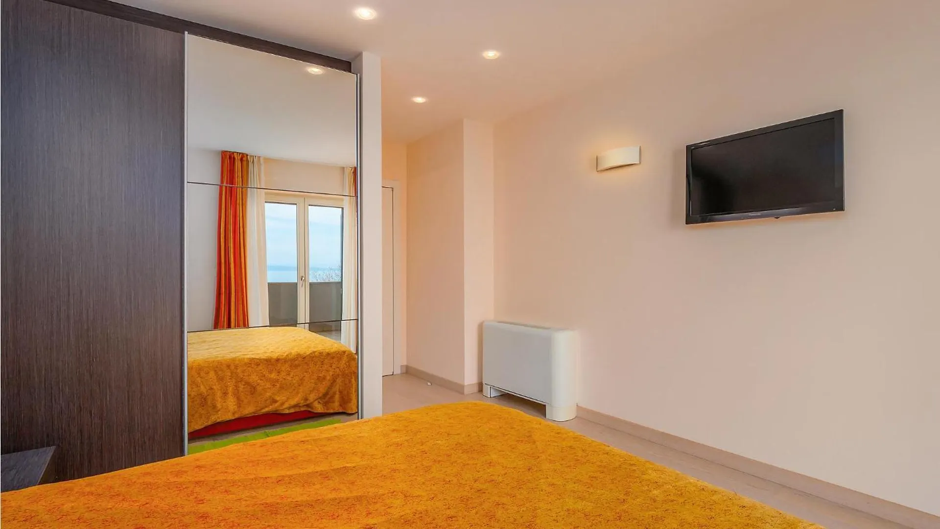Beach Front Apartment In Mošćenička Draga
