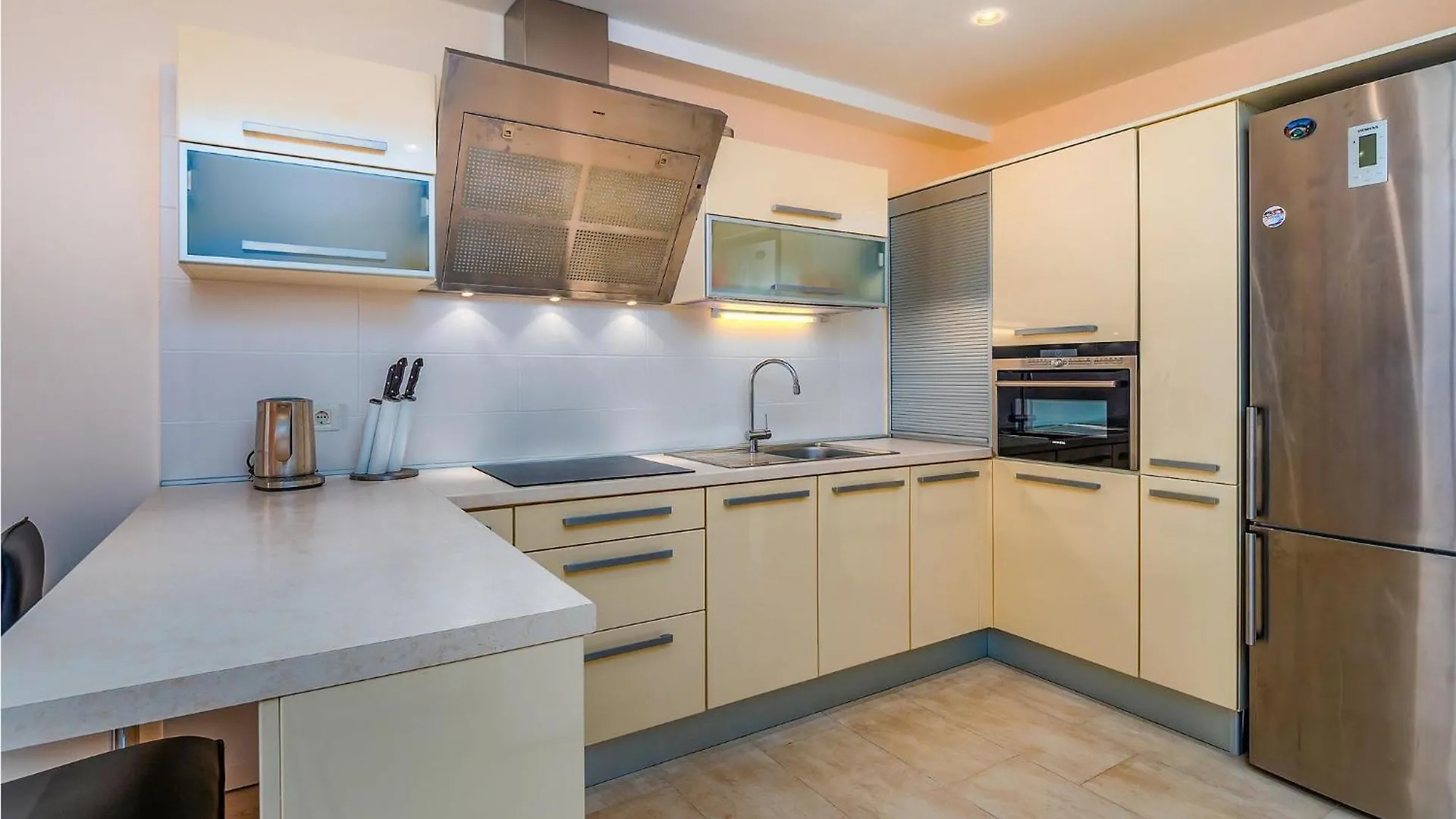 Beach Front Apartment In Mošćenička Draga קרואטיה